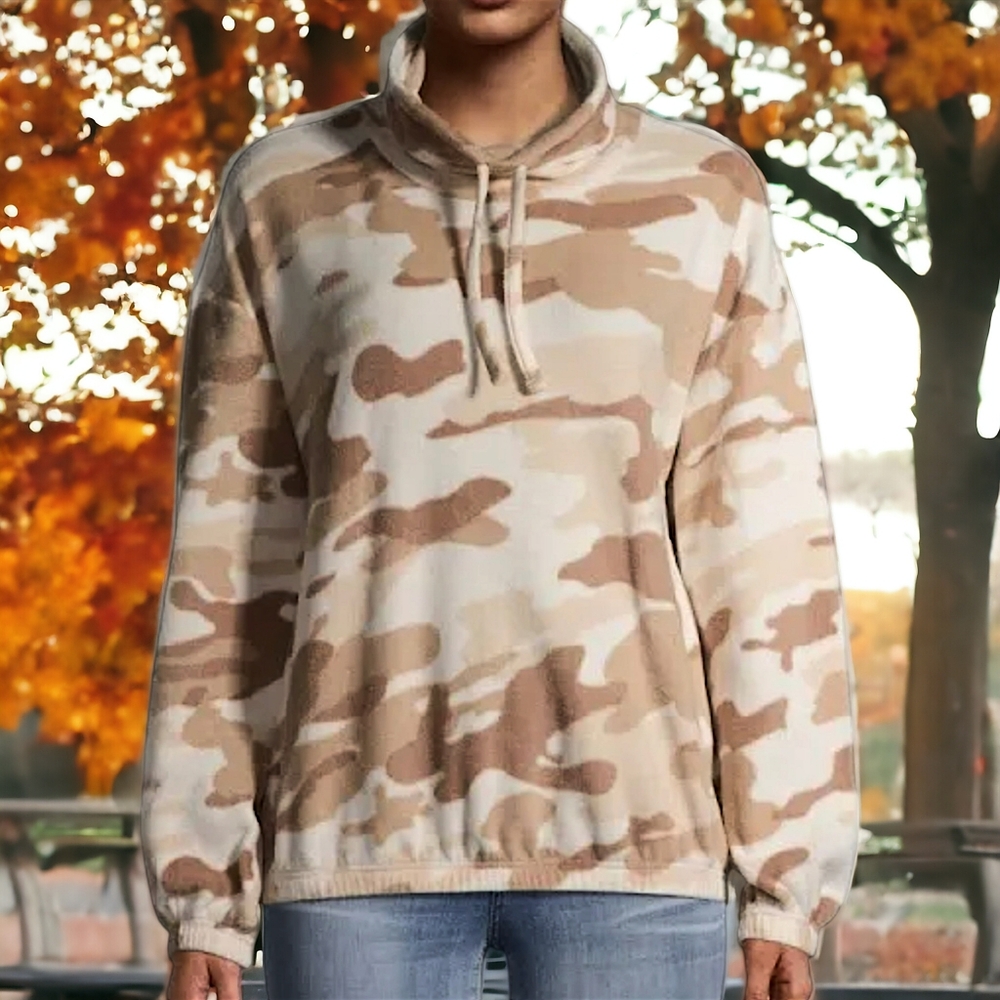 DEREK HEART Camo Fleece Top